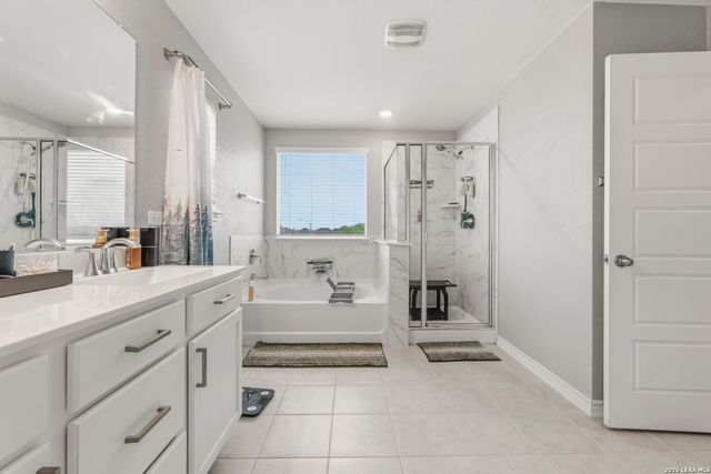 200 RUSTIC SPGS, Universal City, TX 78148