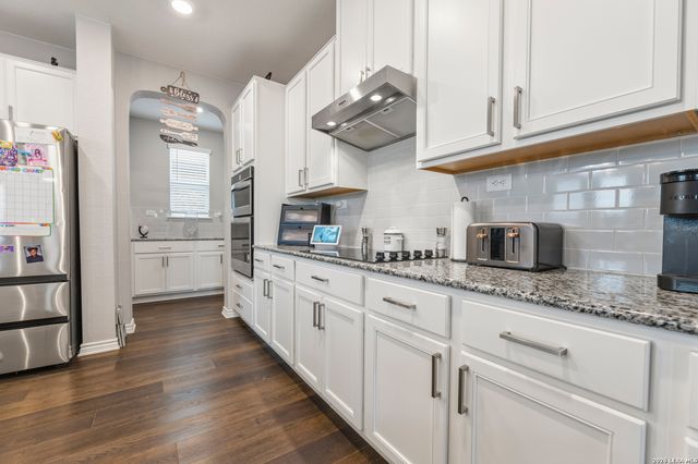 200 RUSTIC SPGS, Universal City, TX 78148