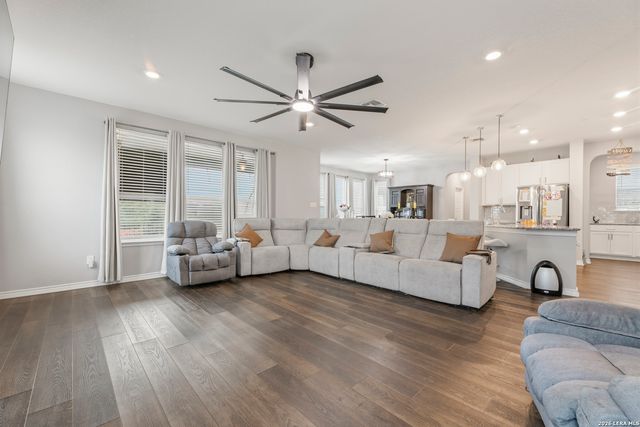200 RUSTIC SPGS, Universal City, TX 78148