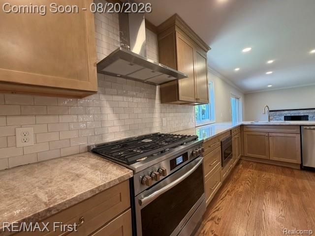 971 Canterbury Road, Grosse Pointe Woods, MI 48236