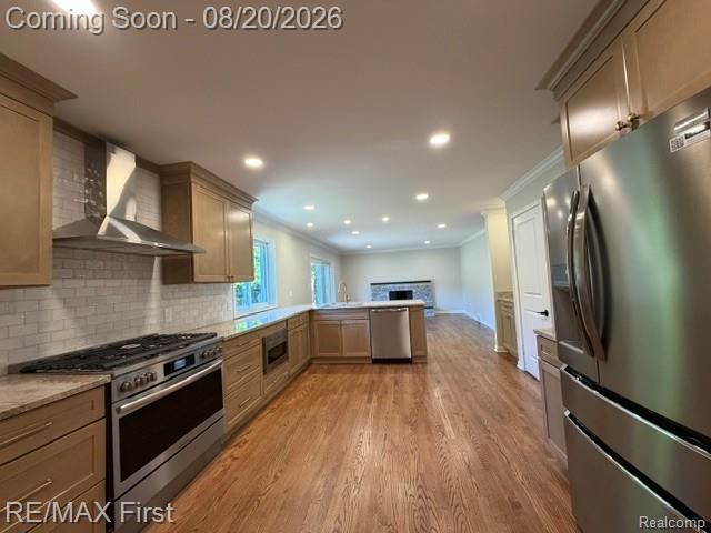 971 Canterbury Road, Grosse Pointe Woods, MI 48236