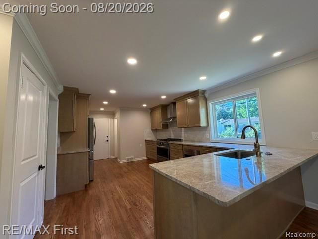 971 Canterbury Road, Grosse Pointe Woods, MI 48236