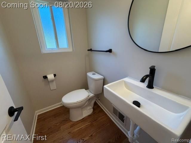 971 Canterbury Road, Grosse Pointe Woods, MI 48236