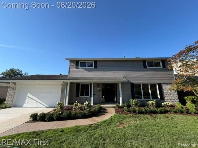 971 Canterbury Road, Grosse Pointe Woods, MI 48236
