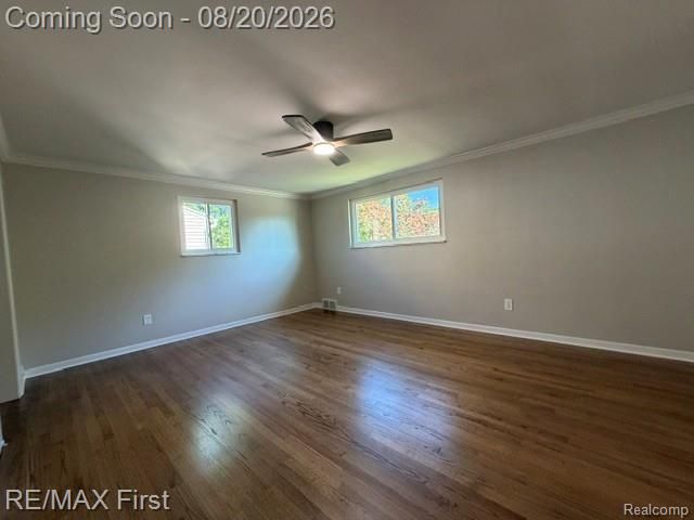 971 Canterbury Road, Grosse Pointe Woods, MI 48236