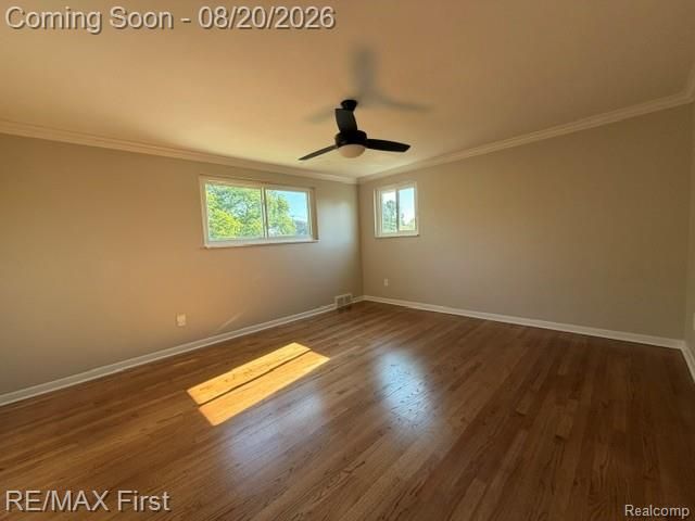 971 Canterbury Road, Grosse Pointe Woods, MI 48236