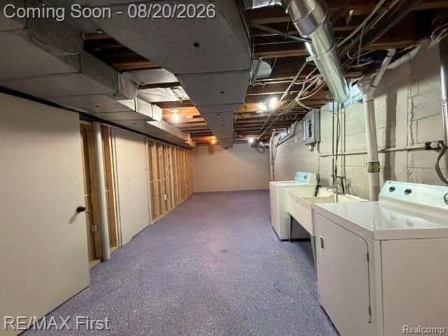 971 Canterbury Road, Grosse Pointe Woods, MI 48236