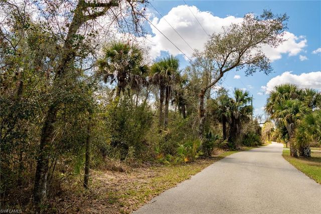 3751 Bateman RD, Alva, FL 33920