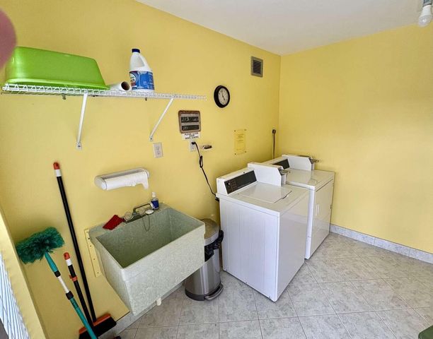 200 Greytwig Road 213, Vero Beach, FL 32963