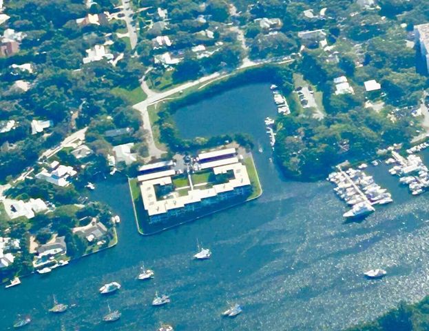 200 Greytwig Road 213, Vero Beach, FL 32963