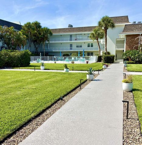 200 Greytwig Road 213, Vero Beach, FL 32963