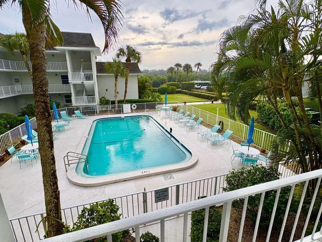 200 Greytwig Road 213, Vero Beach, FL 32963