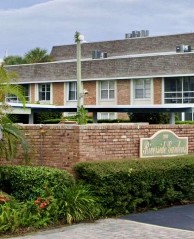 200 Greytwig Road 213, Vero Beach, FL 32963