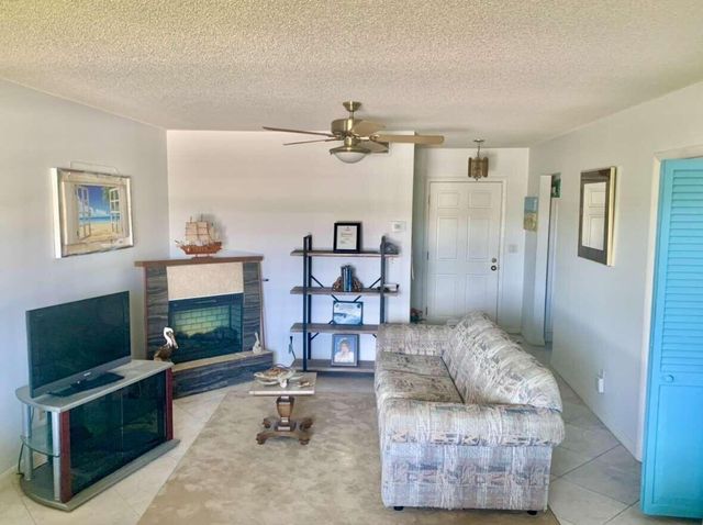 200 Greytwig Road 213, Vero Beach, FL 32963