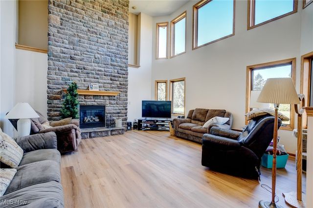 362 Silver Meadow Drive, Wadsworth, OH 44281