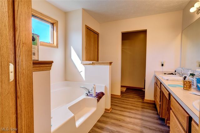 362 Silver Meadow Drive, Wadsworth, OH 44281