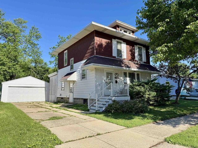 921 Cornelia Street, Janesville, WI 53545