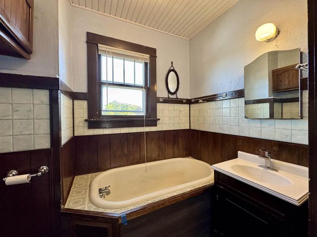 921 Cornelia Street, Janesville, WI 53545