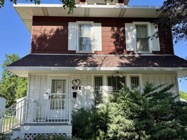921 Cornelia Street, Janesville, WI 53545