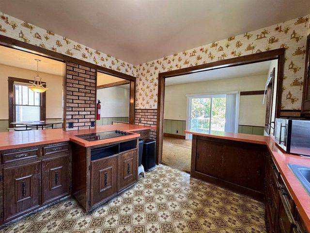 921 Cornelia Street, Janesville, WI 53545