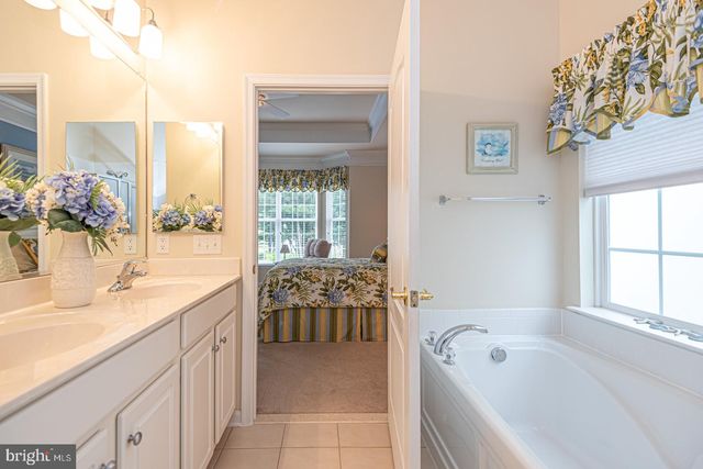 19 EASTON AVE, Ocean Pines, MD 21811
