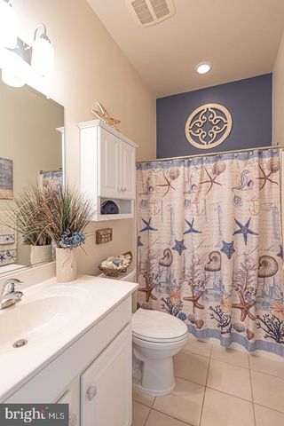 19 EASTON AVE, Ocean Pines, MD 21811