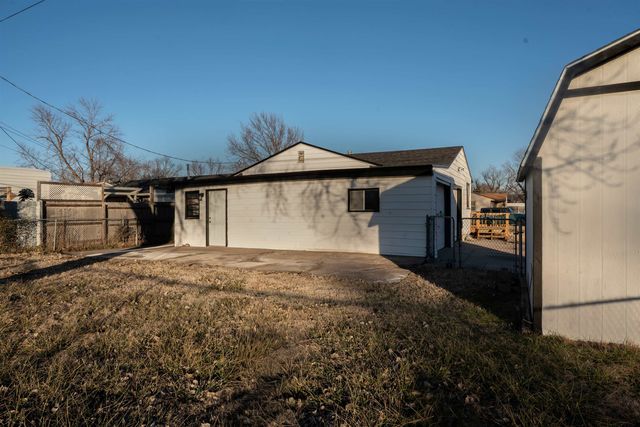 3251 S Vine St, Wichita, KS 67217