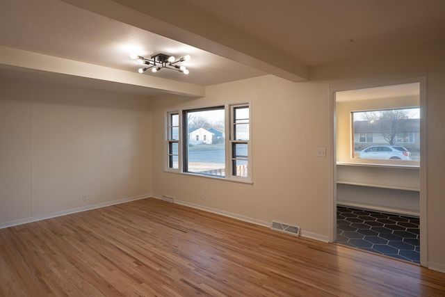 3251 S Vine St, Wichita, KS 67217