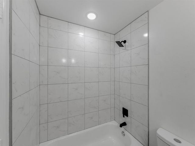 1411 Swiss Street, Arlington, TX 76010
