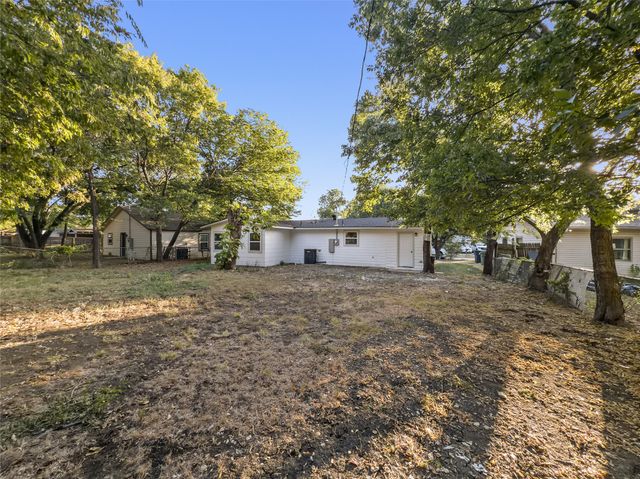 1411 Swiss Street, Arlington, TX 76010