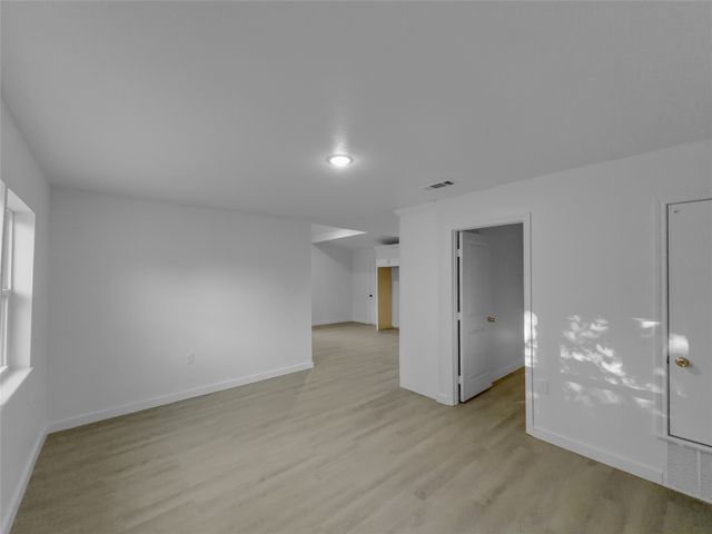 1411 Swiss Street, Arlington, TX 76010