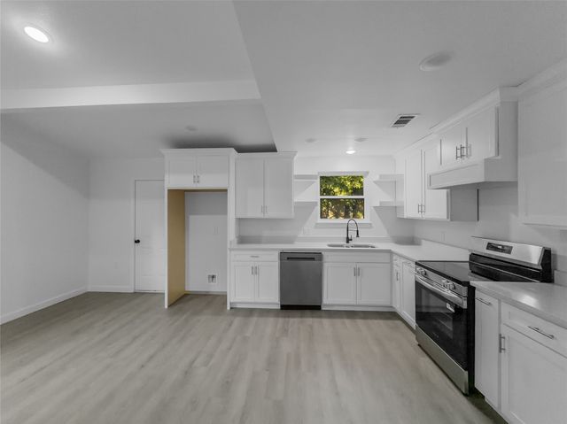 1411 Swiss Street, Arlington, TX 76010