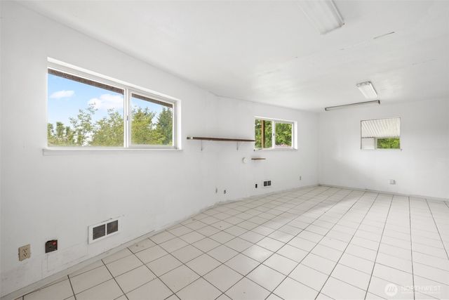 300 North Street, Sequim, WA 98382