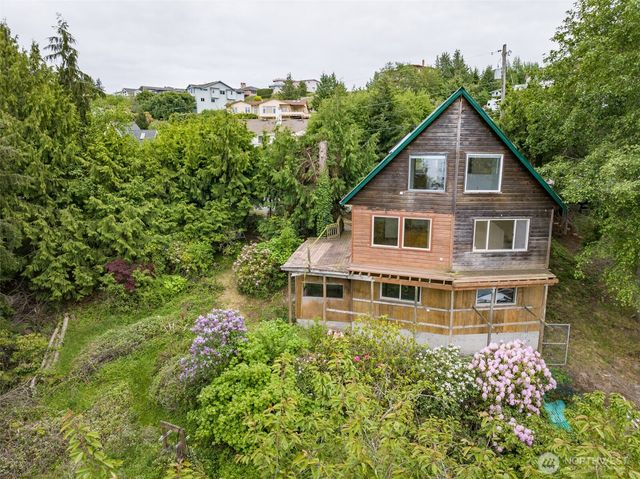 300 North Street, Sequim, WA 98382