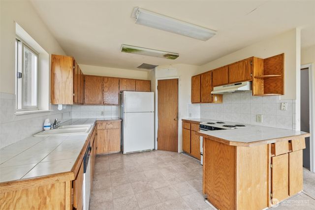 300 North Street, Sequim, WA 98382