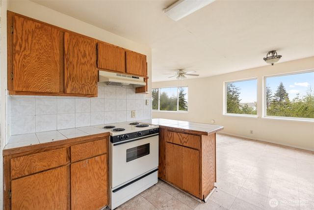 300 North Street, Sequim, WA 98382
