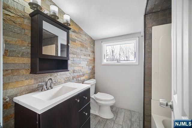 15 Allegheny Avenue, West Milford, NJ 07480