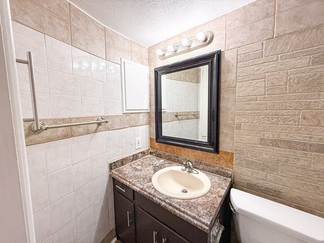 5001 Bowser Avenue 103, Dallas, TX 75209