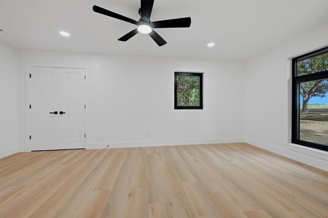 410 Arkansas Road, Sadler, TX 76264