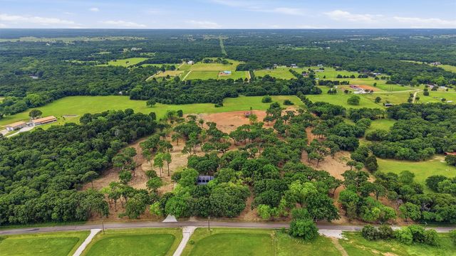 410 Arkansas Road, Sadler, TX 76264