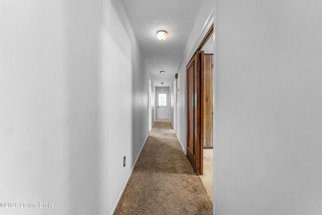 6210 Beulah Church Rd, Louisville, KY 40228