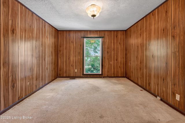 6210 Beulah Church Rd, Louisville, KY 40228