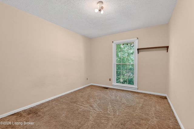 6210 Beulah Church Rd, Louisville, KY 40228
