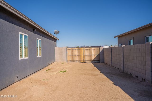 21605 W LAURA Street, Wittmann, AZ 85361