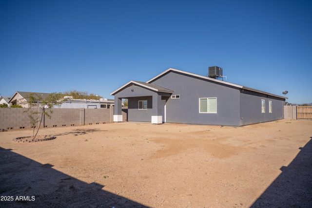 21605 W LAURA Street, Wittmann, AZ 85361