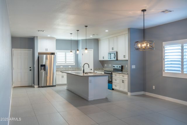 21605 W LAURA Street, Wittmann, AZ 85361