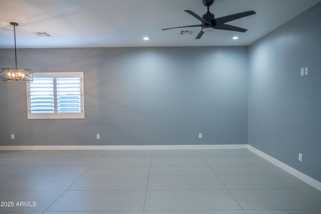 21605 W LAURA Street, Wittmann, AZ 85361