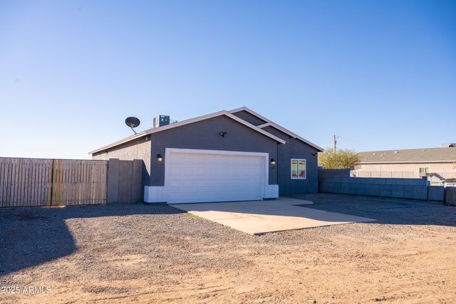 21605 W LAURA Street, Wittmann, AZ 85361