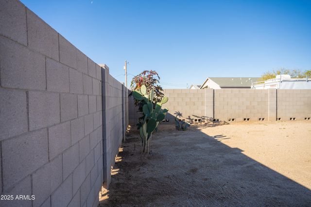 21605 W LAURA Street, Wittmann, AZ 85361