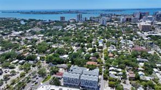 512 LAUREL PARK DRIVE, Sarasota, FL 34236